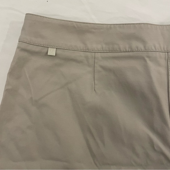 Lululemon This Instant Short Size 8 - Picture 5 of 6